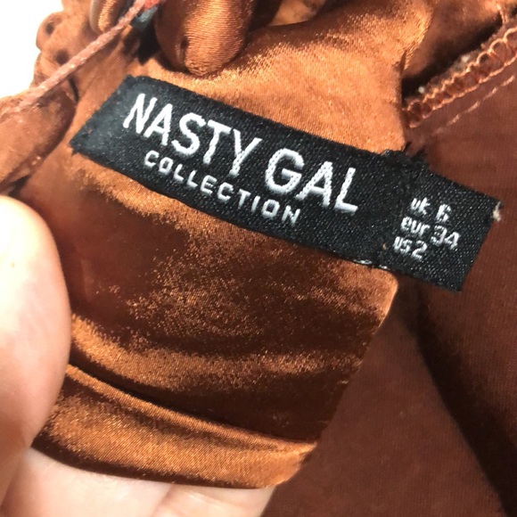 Nasty Gal collection backless cropped top - Picture 4 of 6